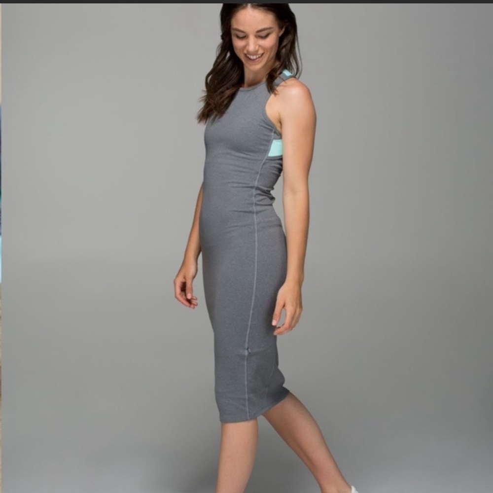 Lululemon Picnic Play Dress Heathered Slate / Tranquil Blue excellent condition